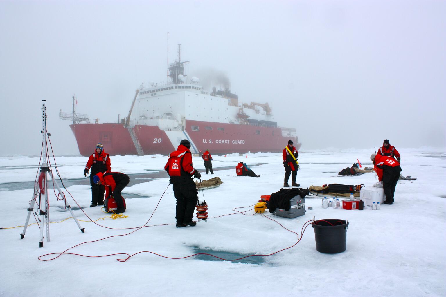 NASA ICESCAPE Mission 2010, data collecting in Chukchi Sea